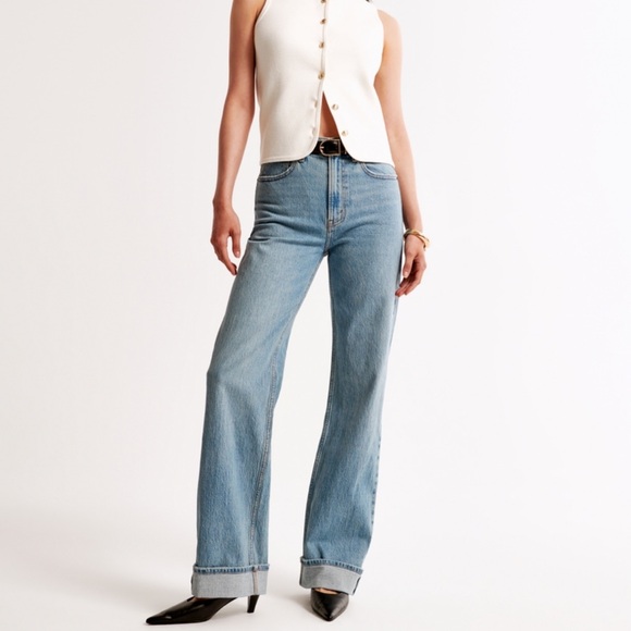 Abercrombie & Fitch Denim - Abercrombie 90’s Relaxed Straight High Rise Mini Cuff Jeans SHORT